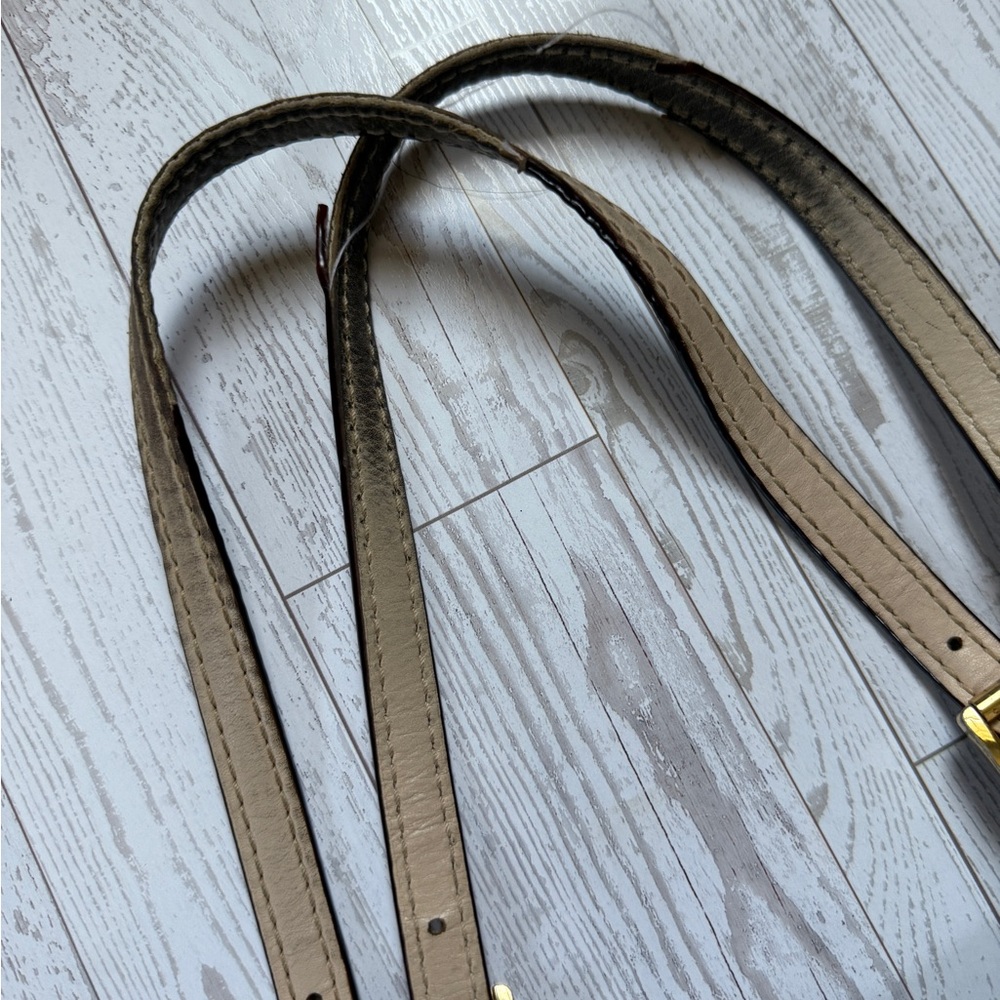 Michael Kors Brown Logo Tote with Tan Straps and Gold Charm FLAWED - Picture 3 of 11